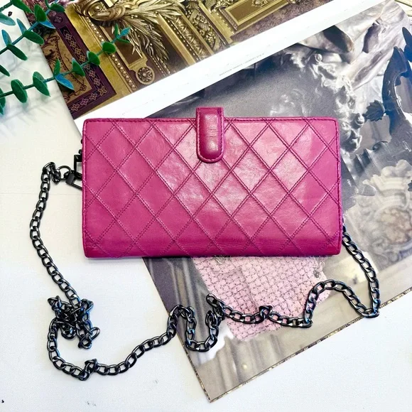 CHANEL Quilted Wallet - Picture 5 of 12